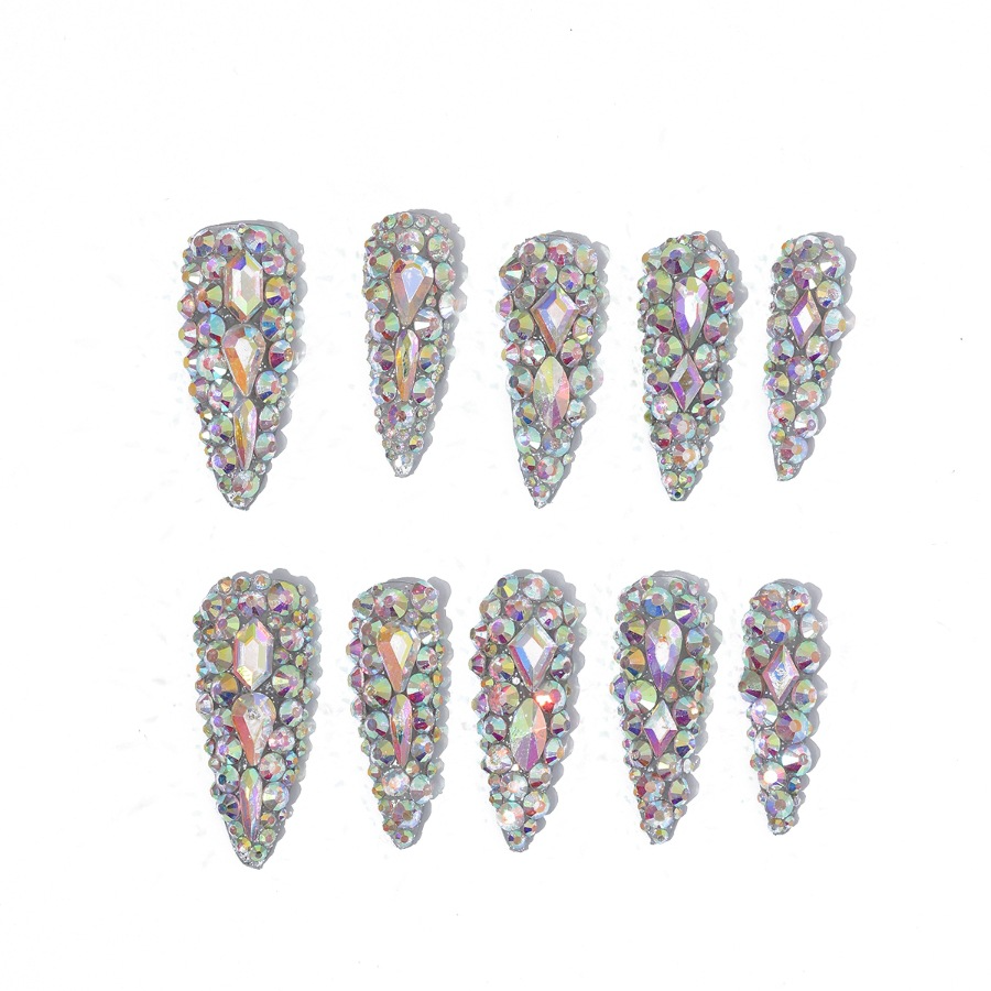 Bunte Nagelaufkleber mit Diamanten