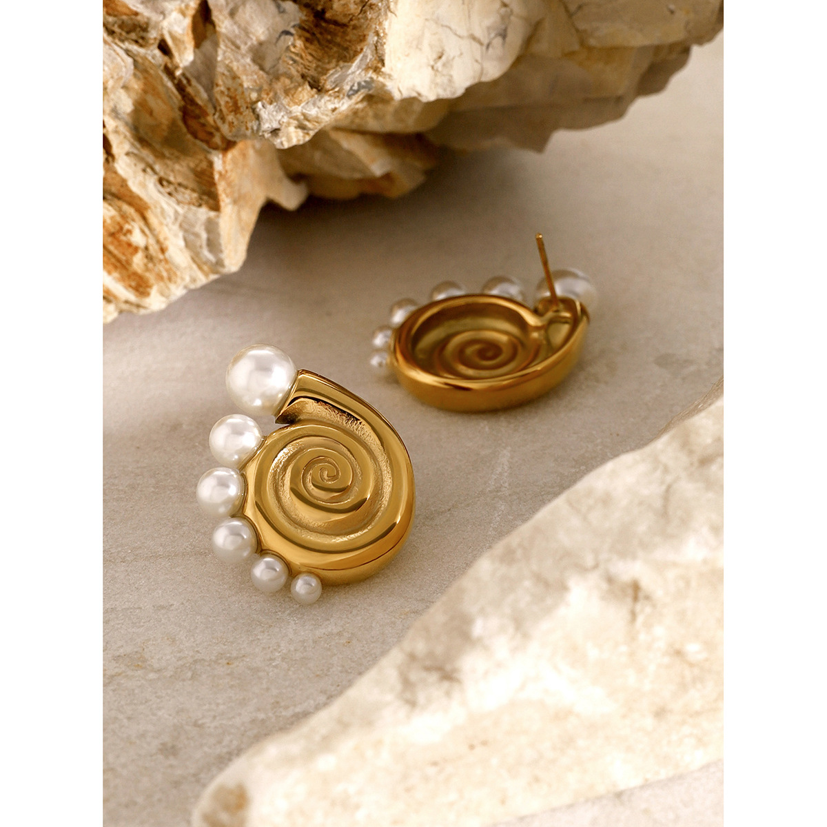 Boucles d'oreilles conques en acier inoxydable et or 18 carats