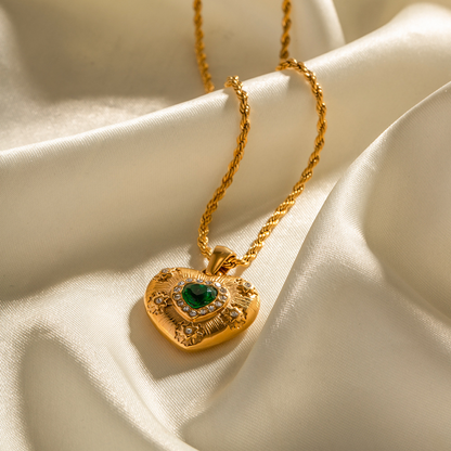 Hand-Inlaid Emerald Zircon Heart-Shaped Pendant Necklace