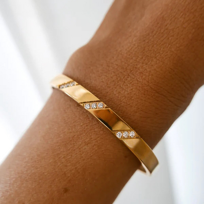 [Boîte aveugle] - Bracelet en acier titane pour femme