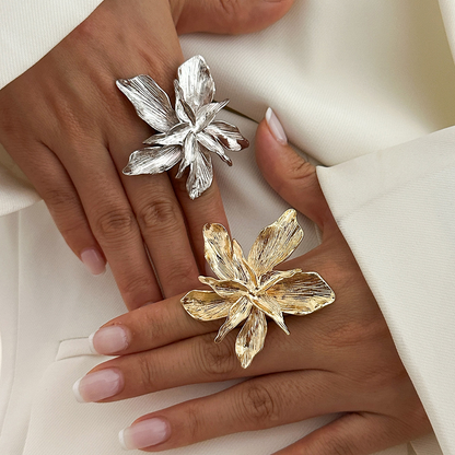 Bague enroulée en forme de fleur à cinq pétales