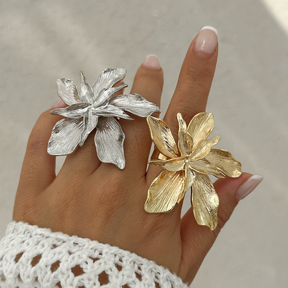 Bague enroulée en forme de fleur à cinq pétales