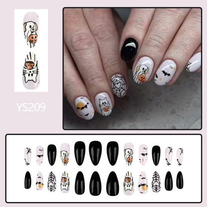 ONGLES À COLLER EN TOILE D'ARAIGNE DE COULEUR CONTRASTÉE NOIRE ET BLANCHE POUR HALLOWEEN