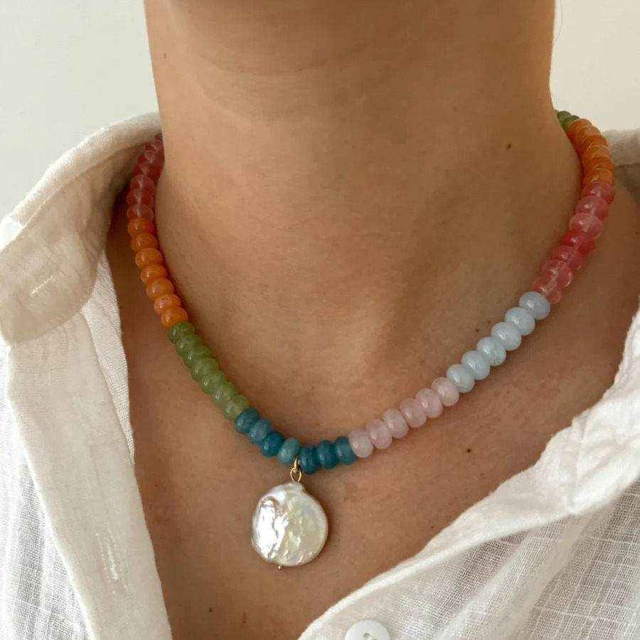 Collier en pierre naturelle arc-en-ciel avec chaîne de clavicule