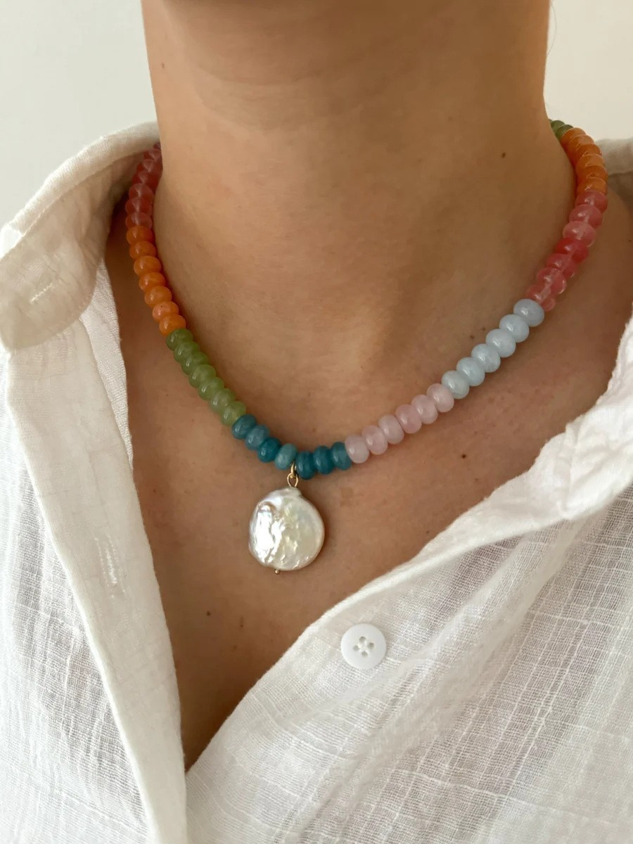 Collier en pierre naturelle arc-en-ciel avec chaîne de clavicule